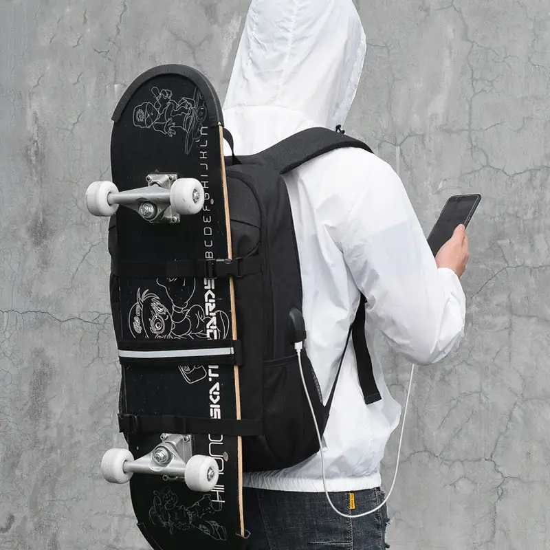 Tas Skateboard Ransel USB Pengisian Anti-maling Reflektif Luar Ruangan Longboard Ransel Olahraga Tahan Air Roller Skating Ransel