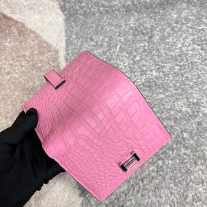 Cartera de mujer personalizable de cuero genuino de cocodrilo, bolso de cuero de diseñador de lujo con opción de logotipo personalizado. - Product Image 4