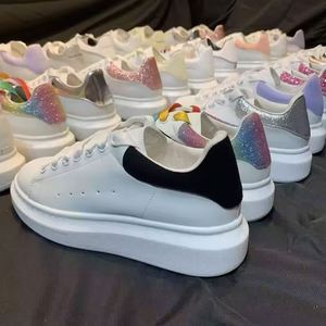 Chaussures de sport de luxe pour hommes et femmes, style décontracté, avec semelles épaisses en cuir, nouvelle collection, haute qualité, vente chaude - Product Image 3