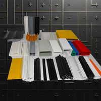 Profils d'extrusion rigides décoratifs en PVC personnalisés, écologiques, durables, design industriel, cadres de fenêtres, certifiés ISO 9001