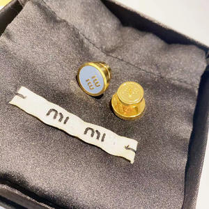 18K altın kaplama büyük yuvarlak MIU mektup küpe emaye mektup <span class=keywords><strong>M</strong></span> düğme küpe kadınlar kız için - Product Image 6