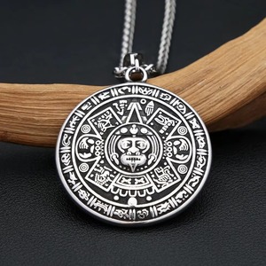 Yunnique – collier avec pendentif à motif maya pour hommes, en acier inoxydable, rond, style Hip Hop, chaîne de pull, charme en argent tibétain, chaîne de 60cm - Product Image 2