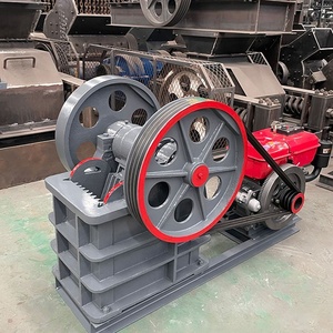 Concasseur à mâchoires mini portable 2-6tph pour roche, à moteur diesel et boîte de vitesses, idéal pour le concassage d'agrégats de pierre - Vente chaude en Chine - Product Image 1