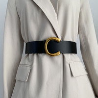 Ceinture large en cuir PU souple pour femme, avec boucle dorée en forme de lettre C, pour robe
