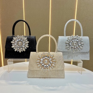 Sacs de soirée rétro pour femmes, tendance, avec strass et chaîne, petits sacs carrés à bandoulière, pour mariage et soirées - Product Image 1