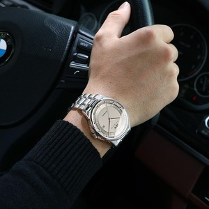 Reloj Automático para Hombre Echo Valley con Movimiento SEIKO, Esfera Negra, Cristal de Zafiro, Detalles Azules, Correa de Acero Inoxidable y Cierre de Botón a Presión - Product Image 5