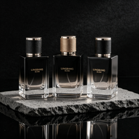 Flacons de parfum en verre transparent carrés de luxe personnalisés en stock, 30 ml/50 ml/100 ml, avec pulvérisateur à pompe, impression sérigraphique, service OEM/ODM
