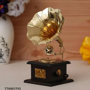 Estatuilla de latón modelo de gramófono antiguo para mesa, oficina, decoración del hogar e ideas de regalos a precio mayorista de La India - Product Image 1