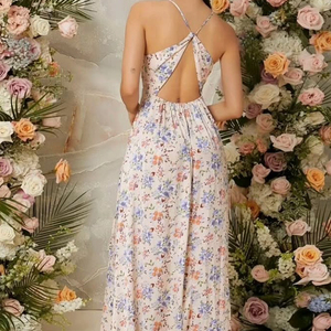 فستان صيفي طويل مفتوح من الأمام بتصميم بوهيمي فضفاض وعصري بطبعة زهور وياقة عميقة على شكل V للنساء، مع إمكانية إضافة شعار مخصص - Product Image 4