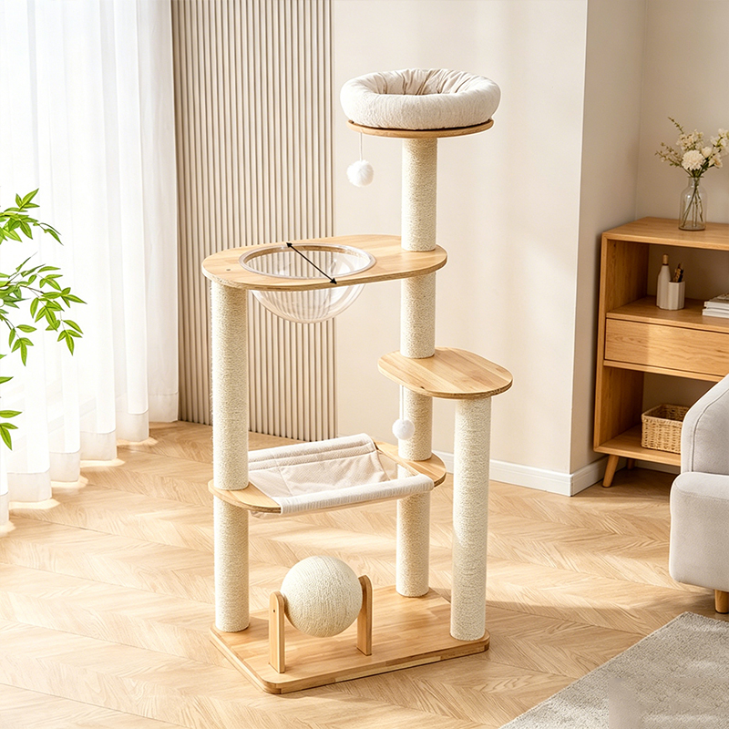Arbre à chat blanc