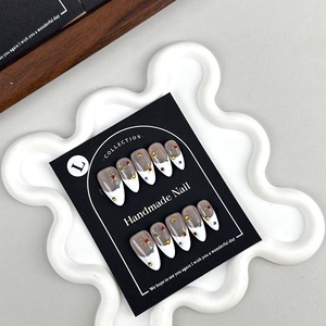 Lot de 10 faux ongles en gel press-on, <span class=keywords><strong>forme</strong></span> amande courte, style français, luxueux, irisés, peints à la main, réutilisables pour mariage et fête - Product Image 4