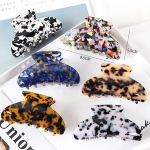 กิ๊บติดผมทรงเต่าทองสำหรับผู้หญิง ขนาด 9 ซม. คอลเลคชั่น Timeless Resort - Product Image 5