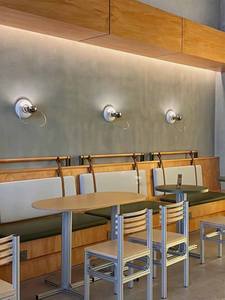 हल्के लक्जरी वाणिज्यिक कैफे फर्नीचर धातु डाइनिंग बिस्ट्रो कुर्सियां रेस्तरां होटल औद्योगिक लौह टेबल और कुर्सियां सेट - Product Image 3