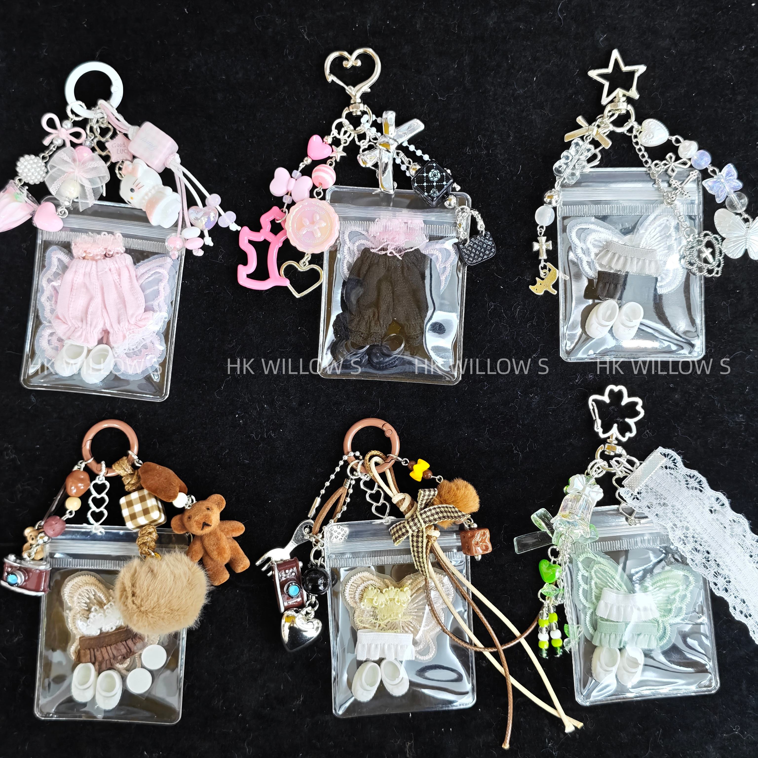 พวงกุญแจ + เสื้อผ้า