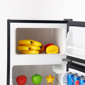 Refrigerador Vintage BC-138 con Estilo Retro y Dispensador de Bebidas Disponible - Product Image 2