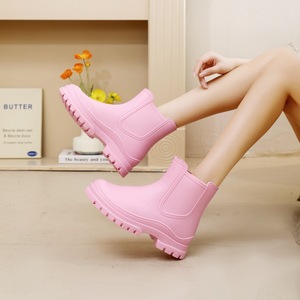 Moda donna nuove scarpe da pioggia in PVC tubo corto da esterno guading basso Top in gomma soprascarpe acqua e calze - Product Image 6