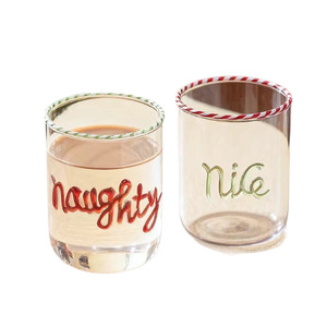 Ensemble de verres à boire en verre pour Noël, style « Naughty Nice », avec bordure en forme de canne à sucre, pour les fêtes, la maison et le bar - Product Image 6