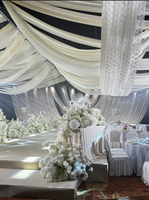 Drapé de plafond personnalisé pour mariage avec design assorti au lustre, décoration de scène pour salle de banquet de mariage et événements