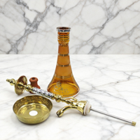 Chicha en métal doré et argenté sculpté - Base en verre multicolore et tuyau rayé pour salon haut de gamme