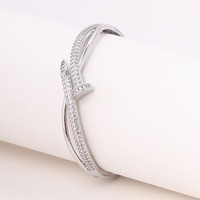 Bracelet jonc ouvert pour femme, plaqué or, anti-ternissement, avec zircon et fermoir à vis, design géométrique tendance, style chrétien, pour anniversaire