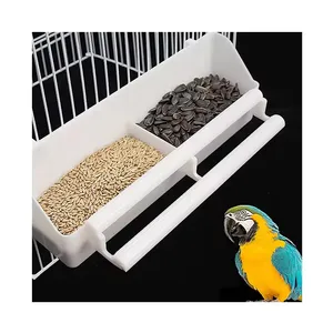 Preisgünstige Plastik-Tränke-Lebensmittel-Fütterbox Papageien Hamster Haustier Katze Fütterung hängende Vogelschale