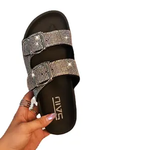 Sandalias planas a la moda para mujer, chanclas de Color con doble hebilla, cómodas, con diamantes, 2022