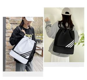 Sac à dos unisexe à cordon personnalisé conception libre à la mode et imperméable en polyester sport et voyage sac de sport avec logo pour femme - Product Image 3