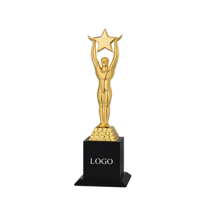 Trofeo Estrella Chapado en Oro Modelo 688/A con Base Grabada para Premios Deportivos y de Juegos - Product Image 1
