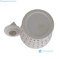 RXDV07 élégant pot de gingembre en céramique creux blanc traditionnel chinois décoratif pot de temple à couvercle pour la cuisine et la décoration intérieure