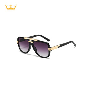 Occhiali da Sole da <span class=keywords><strong>Uomo</strong></span> Moderni e Trendy, Stile Retrò con Montatura Piatta, Protezione UV400, Design Unico con Montatura Completa per Attività all'Aperto - Product Image 2
