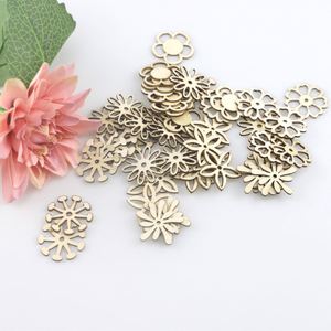 ขายส่ง 50 ชิ้น ชิ้นส่วนดอกไม้ไม้แบบตัดสำเร็จรูป สำหรับเด็ก DIY งานฝีมือและระบายสี บรรจุ 50 ชิ้นต่อแพ็ค พร้อมบริการดรอปชิปปิ้ง - Product Image 2
