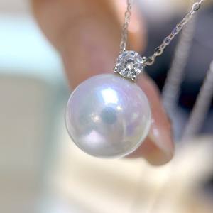 Collier pendentif en perle d'eau douce violette, style simple Zhuji, mode classique, style Daifei, vente en gros, accessoire de luxe léger - Product Image 1