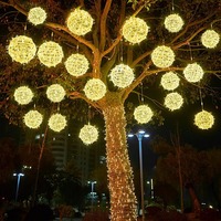 Globe de rotin LED de 20cm et 30cm, boule de lanterne d'arbre de Noël suspendue IP44 pour la décoration de paysage de rue et de jardin de mariage