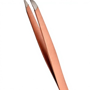 Pinzas de Precisión para Pestañas Mertz Premium de Acero Inoxidable Color Oro Rosa, Puntas Inclinadas, Agarre Fuerte para el Cuidado de Cejas y Pestañas - Product Image 3