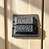 Poignée de tiroir vintage carrée en fonte à motif floral, poignée de meuble antique ornée, quincaillerie de mobilier de ferme