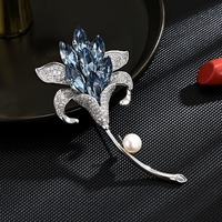 Broche de luxe coréenne XILIANGFEIZI, exquise, en forme de lys, personnalisée, avec perle d'eau douce naturelle et zircon, cadeau de mariage pour femme, accessoire de corsage