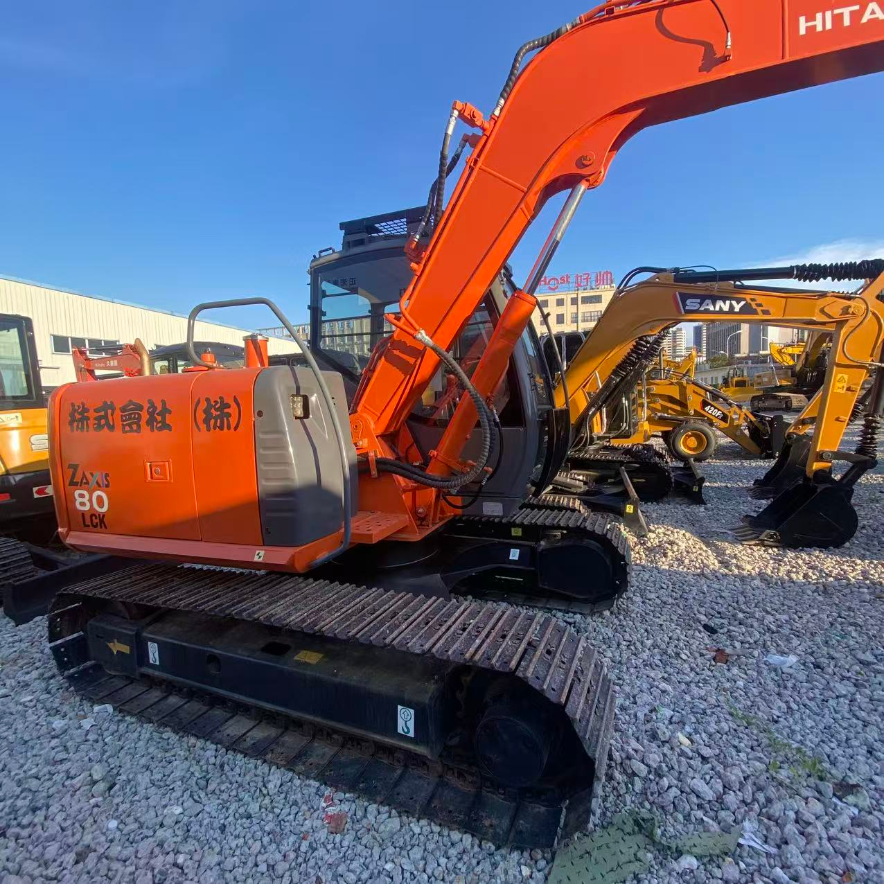 中古Hitachi Zx80 Zx75 Zx120 Zx200油圧クローラーショベル8トン建設用