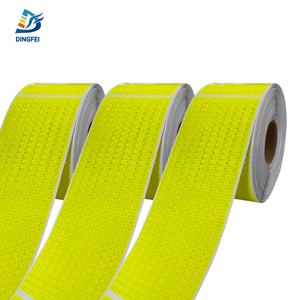 <span class=keywords><strong>Bande</strong></span> <span class=keywords><strong>réfléchissante</strong></span> de route <span class=keywords><strong>rétro</strong></span> en PVC <span class=keywords><strong>bande</strong></span> de visibilité ruban adhésif fluorescent Cinta Reflectiva - Product Image 4