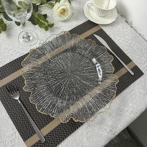 Plat de chargeur de récif en plastique dur transparent de 13 pouces avec bord en or Nouveau design pour les fêtes de mariage et les hôtels Technique gravée - Product Image 1