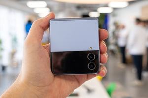 Venta al por mayor de teléfonos móviles usados originales para Galaxy Z <span class=keywords><strong>Flip</strong></span> <span class=keywords><strong>4</strong></span> Teléfono Android original Teléfonos móviles usados en venta - Product Image 5