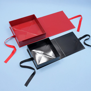 Caja de Regalo Magnética de Cartón Negro con Tapa Abatible, Personalizada de Fábrica, de Lujo, con Lazo - Product Image 4