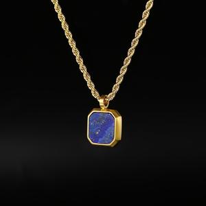 Hochwertige Edelstahl-Halskette für Herren mit Opal-Gold-Design und quadratischem Anhänger - Product Image 1
