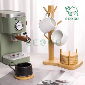 ไม้ไผ่วางบนเคาน์เตอร์บาร์พร้อมตะขอและที่รองแก้วกาแฟที่วางแก้วชา - Product Image 4