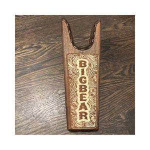 Démonte-chaussures en bois gravé sur mesure - Product Image 4