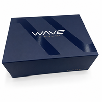 Élégante boîte cadeau rigide pliable bleu marine avec logo personnalisé imprimé UV sélectif et doublure en éponge pour marque de cosmétiques et vêtements portables