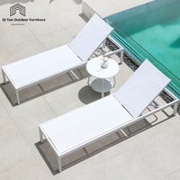 Chaise longue en aluminium moderne pour cour de villa, pliable, rembourrée, imperméable, pour la plage et la piscine, détente