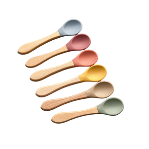 Juego de tenedor y cuchara de silicona de grado alimenticio para bebé, sin BPA, con mango de madera, cubiertos para niños pequeños, utensilios de mesa para niños - Product Image 1