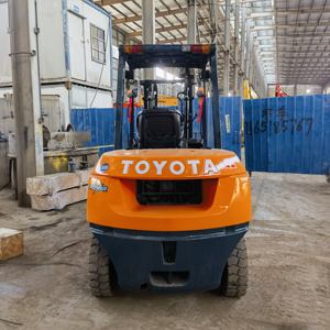 รถยกโตโยต้า FD50 มือสอง สภาพดีเยี่ยม ประสิทธิภาพยอดเยี่ยม ขายด่วน - Product Image 3