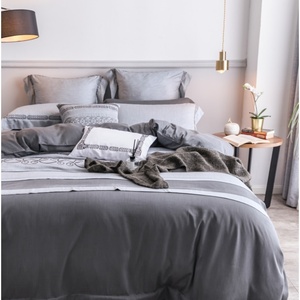 Parure <span class=keywords><strong>de</strong></span> lit 4 pièces en satin <span class=keywords><strong>de</strong></span> fibre <span class=keywords><strong>de</strong></span> charbon <span class=keywords><strong>de</strong></span> bambou 60S 300TC, désodorisante, à ions négatifs et infrarouge lointain, personnalisable pour la maison et l'hôtellerie - Product Image 2