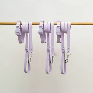 Wasserdichtes <span class=keywords><strong>PVC</strong></span>-Hundehalsband und Leine Set Geprägtes Design Einfarbig Langlebig für Kleine und Mittlere Hunde Haustierzubehör - Product Image 3